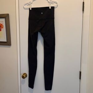 Lululemon women’s high-rise leggings, size 6